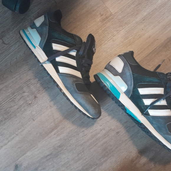 adidas Originals ZX 700 men's sneakers